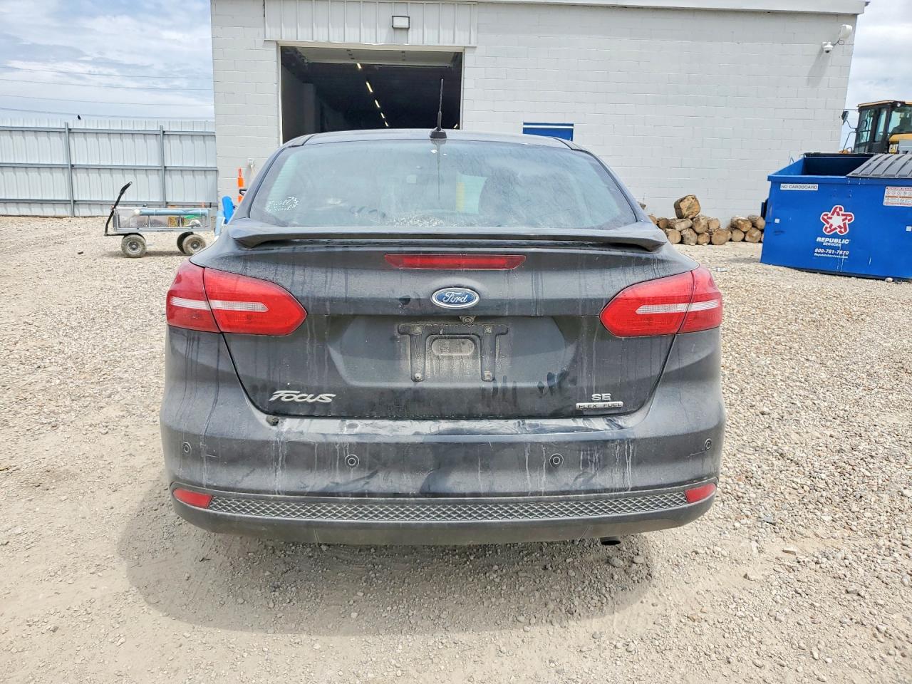 2015 FORD FOCUS SE photo 16