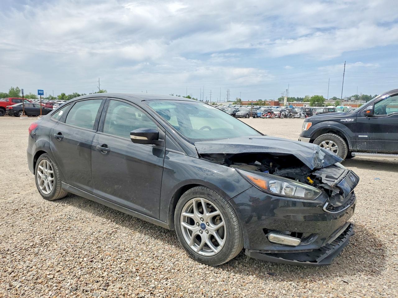 2015 FORD FOCUS SE photo 10