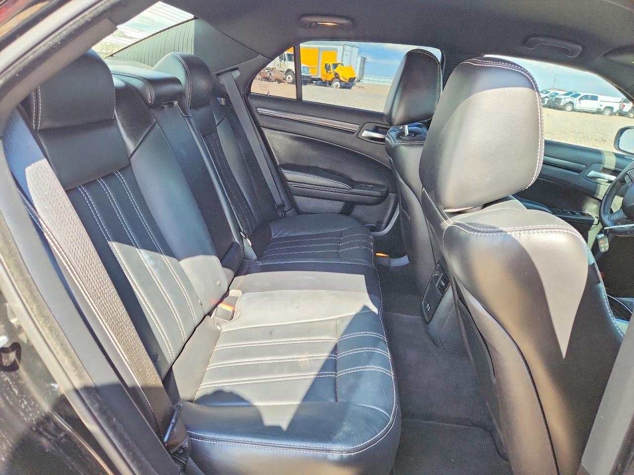 2015 CHRYSLER 300 S photo 28