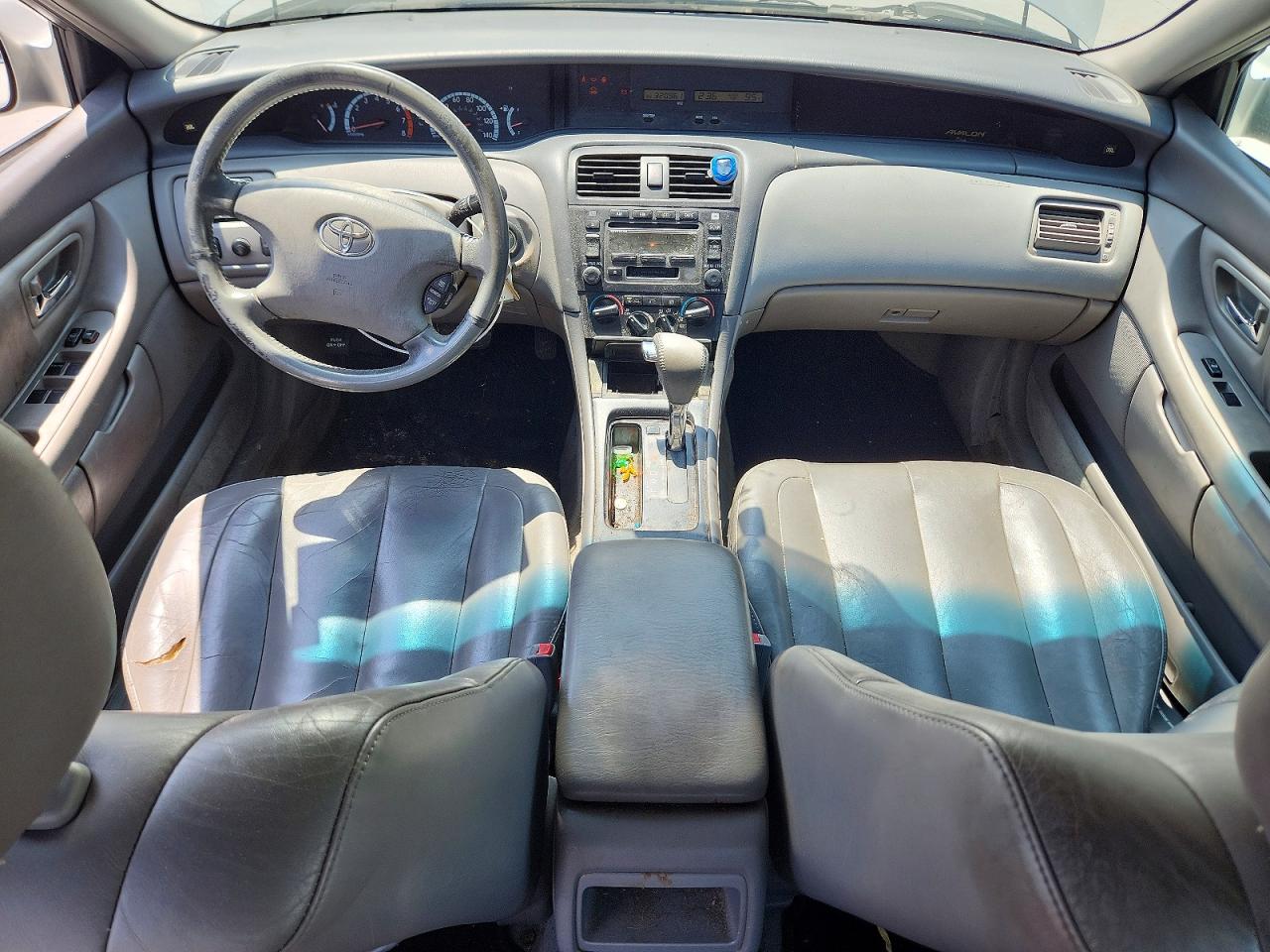 2002 TOYOTA AVALON XL photo 15