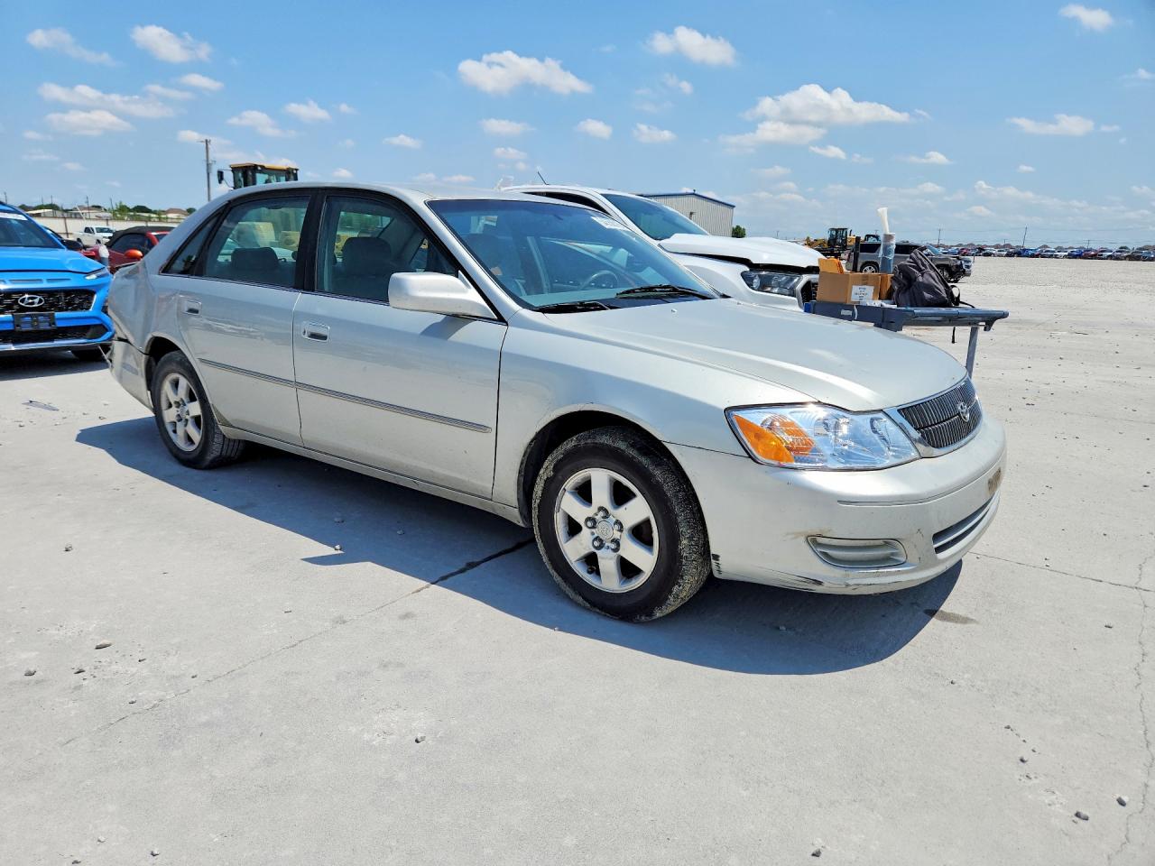 2002 TOYOTA AVALON XL photo 7