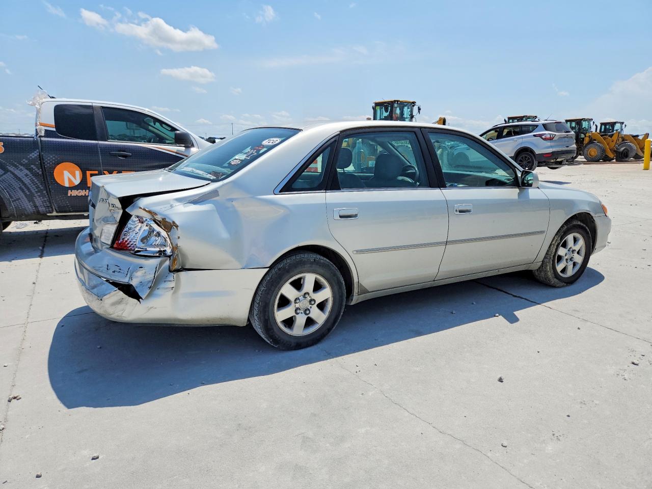 2002 TOYOTA AVALON XL photo 5
