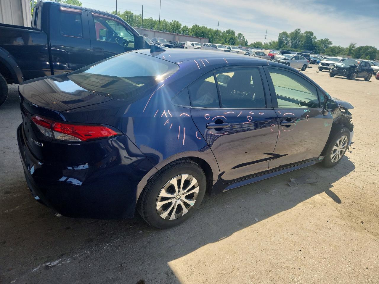 2020 TOYOTA COROLLA LE photo 3