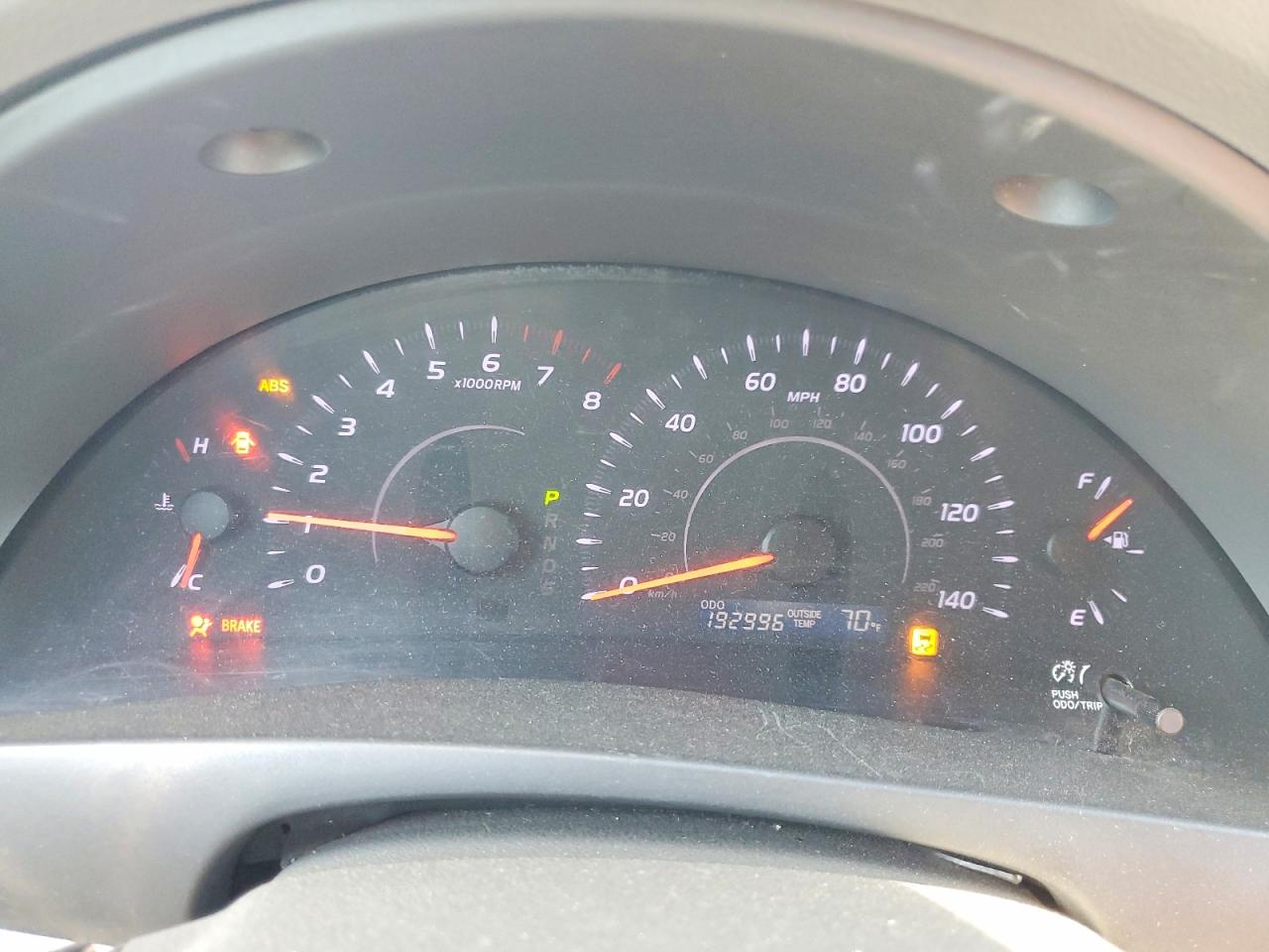 2010 TOYOTA CAMRY LE photo 9