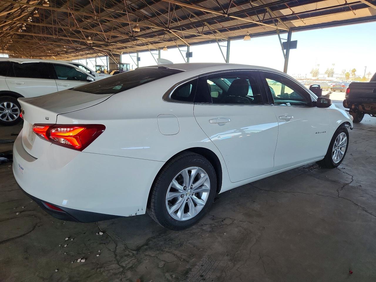 2020 CHEVROLET MALIBU LT photo 3