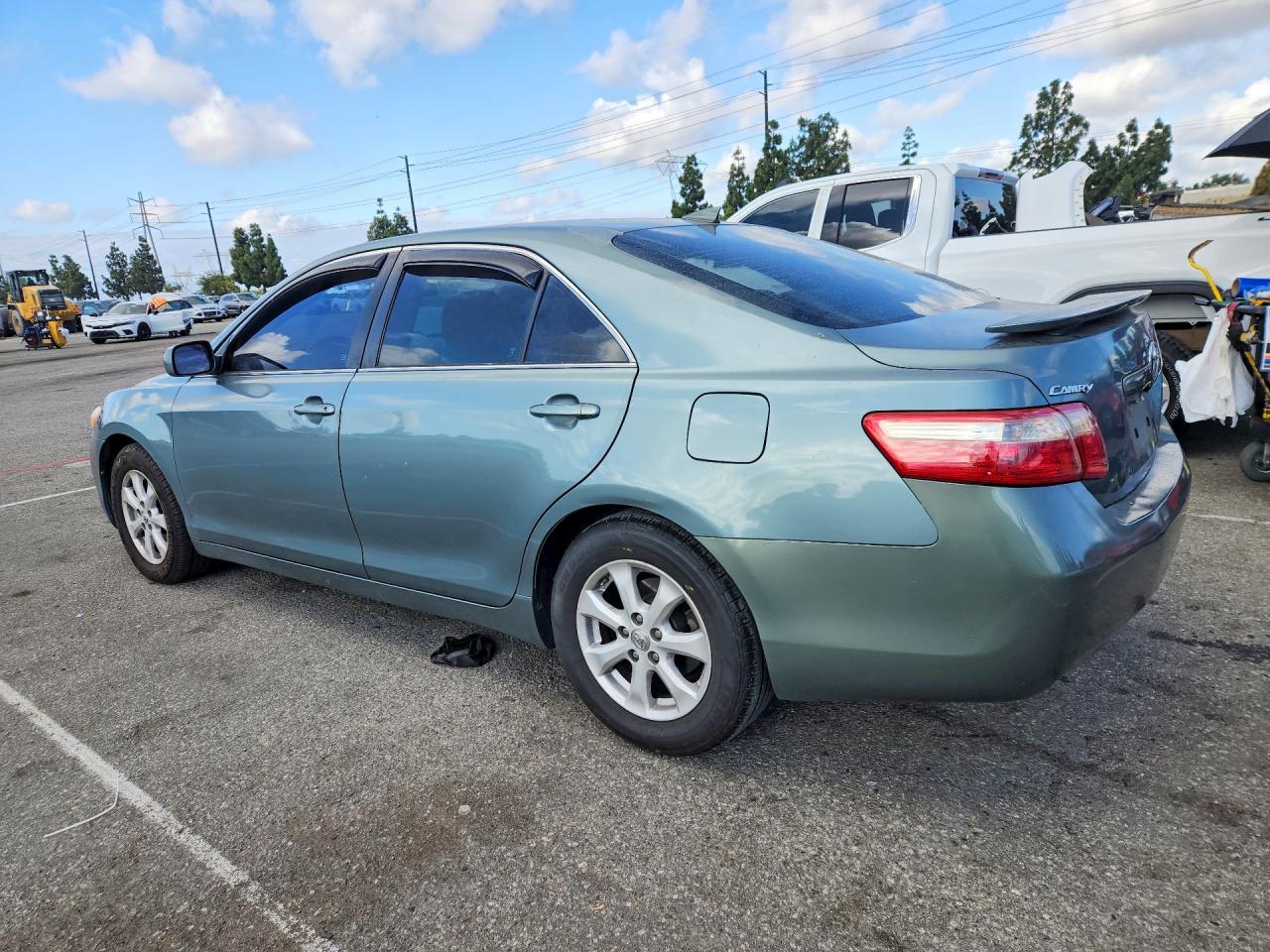 2009 TOYOTA CAMRY LE photo 3
