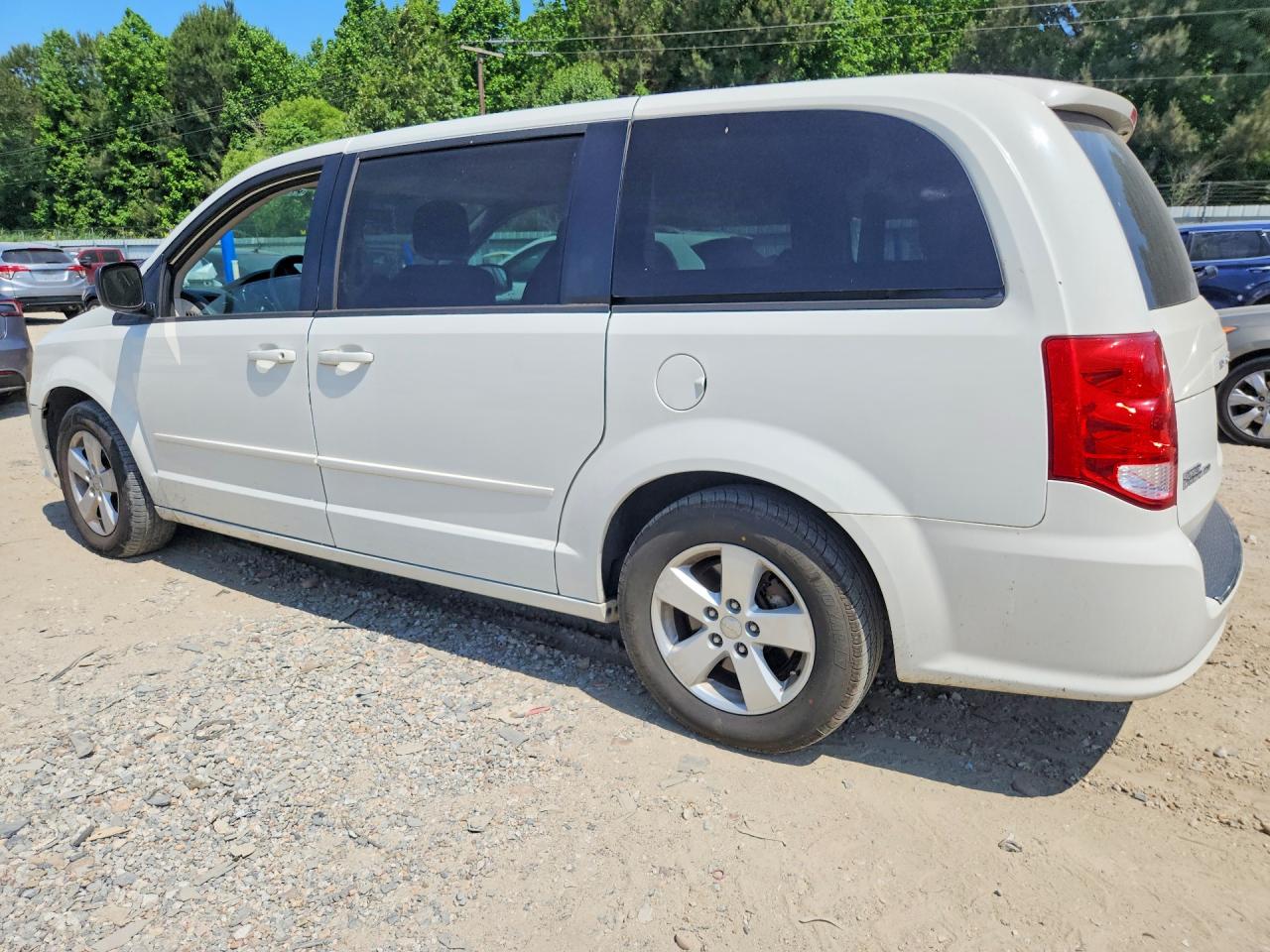 2013 DODGE GRAND CARAVAN SE photo 2