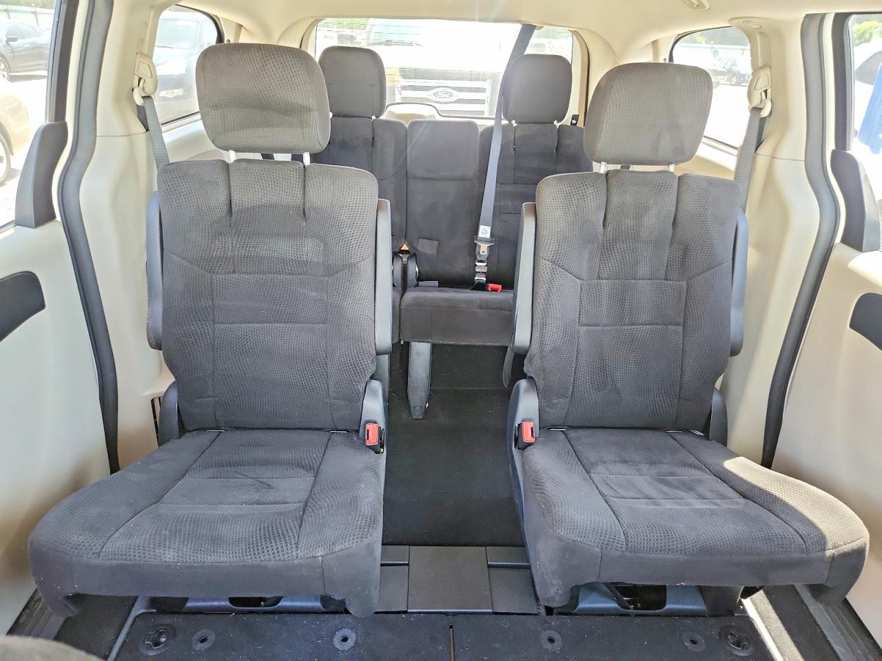 2013 DODGE GRAND CARAVAN SE photo 10