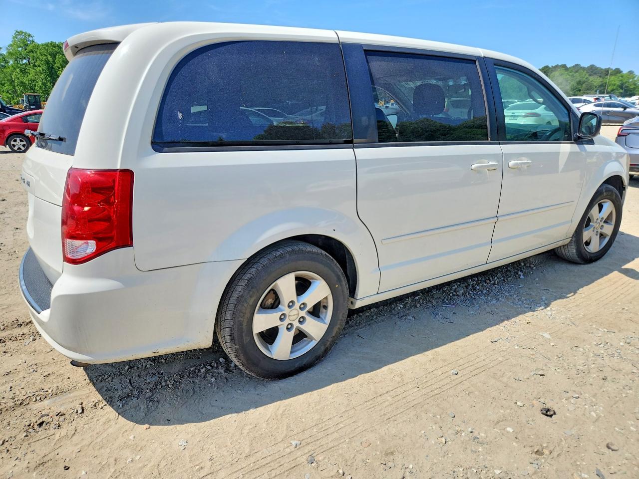 2013 DODGE GRAND CARAVAN SE photo 3
