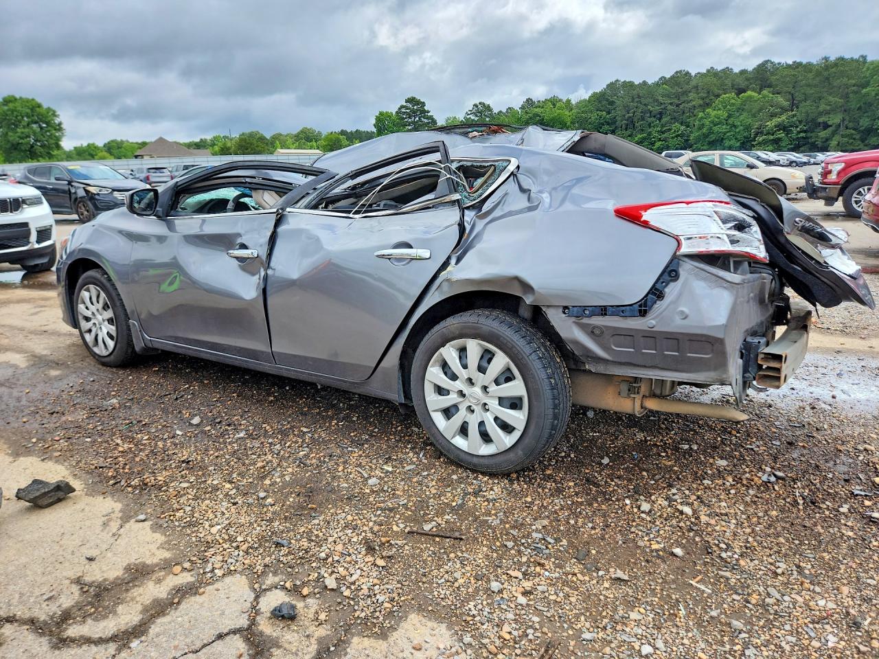 2017 NISSAN SENTRA S photo 4