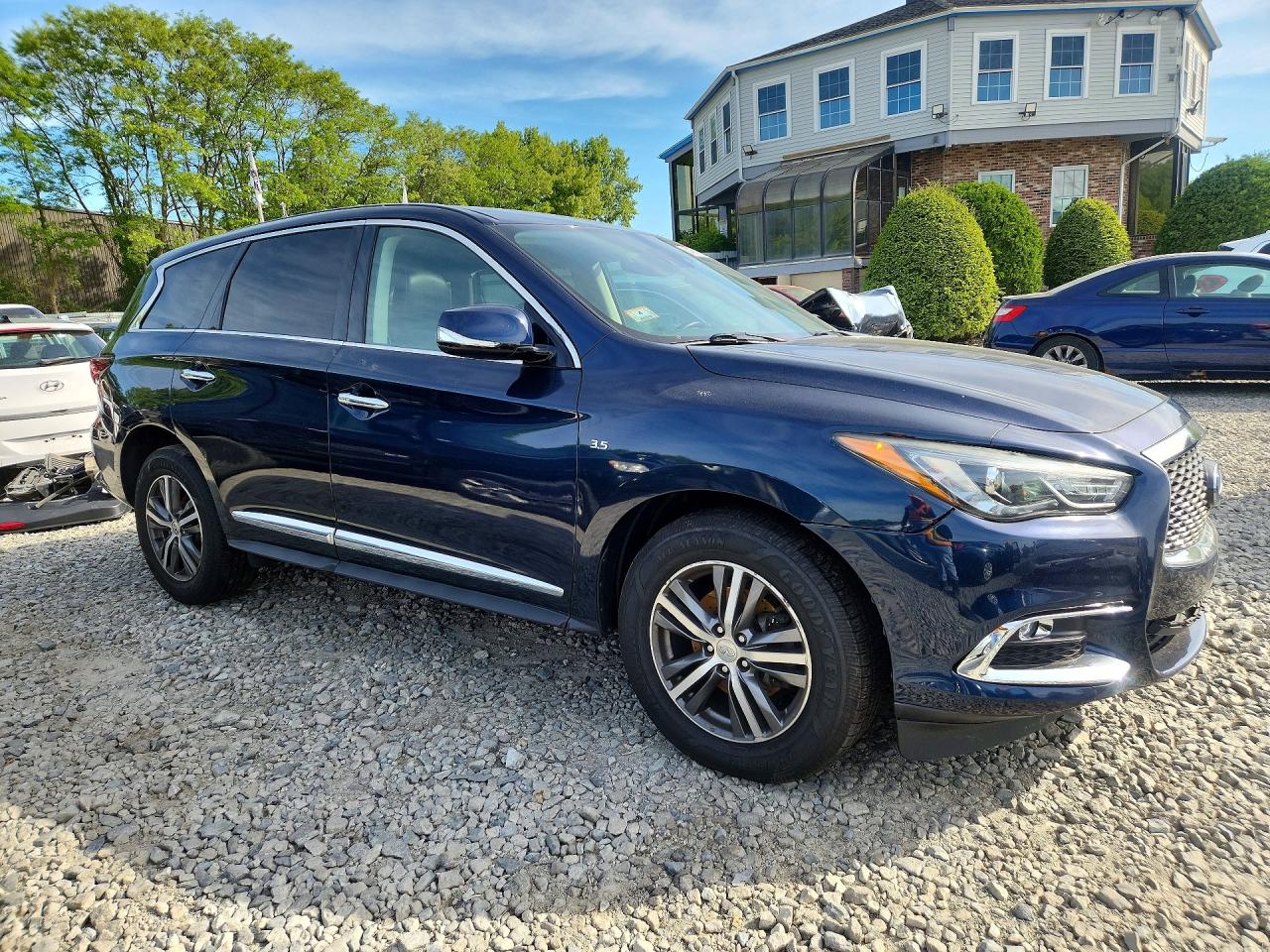 2020 INFINITI QX60 PURE photo 10