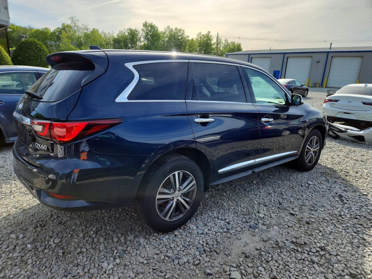 2020 INFINITI QX60 PURE photo 7
