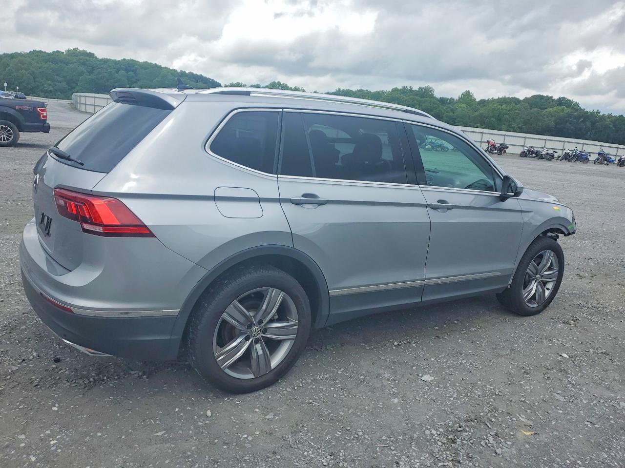2021 VOLKSWAGEN TIGUAN SE photo 7