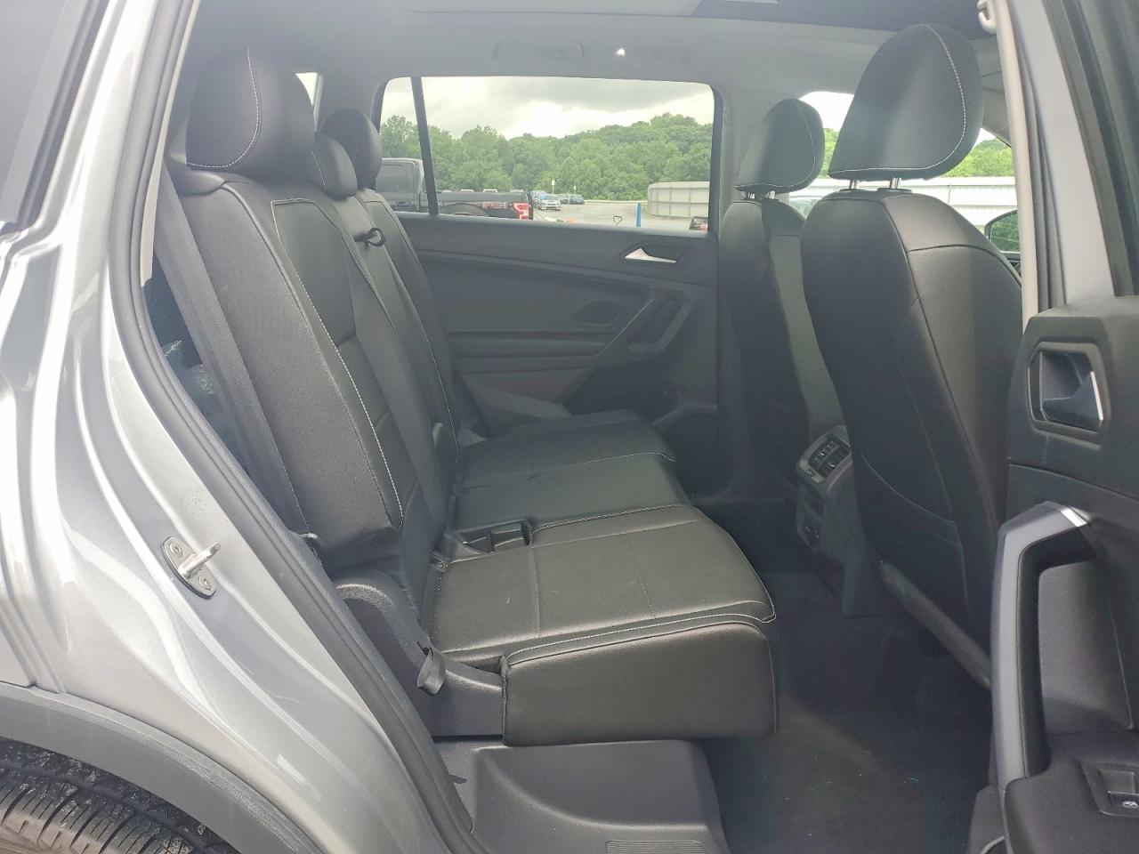 2021 VOLKSWAGEN TIGUAN SE photo 31