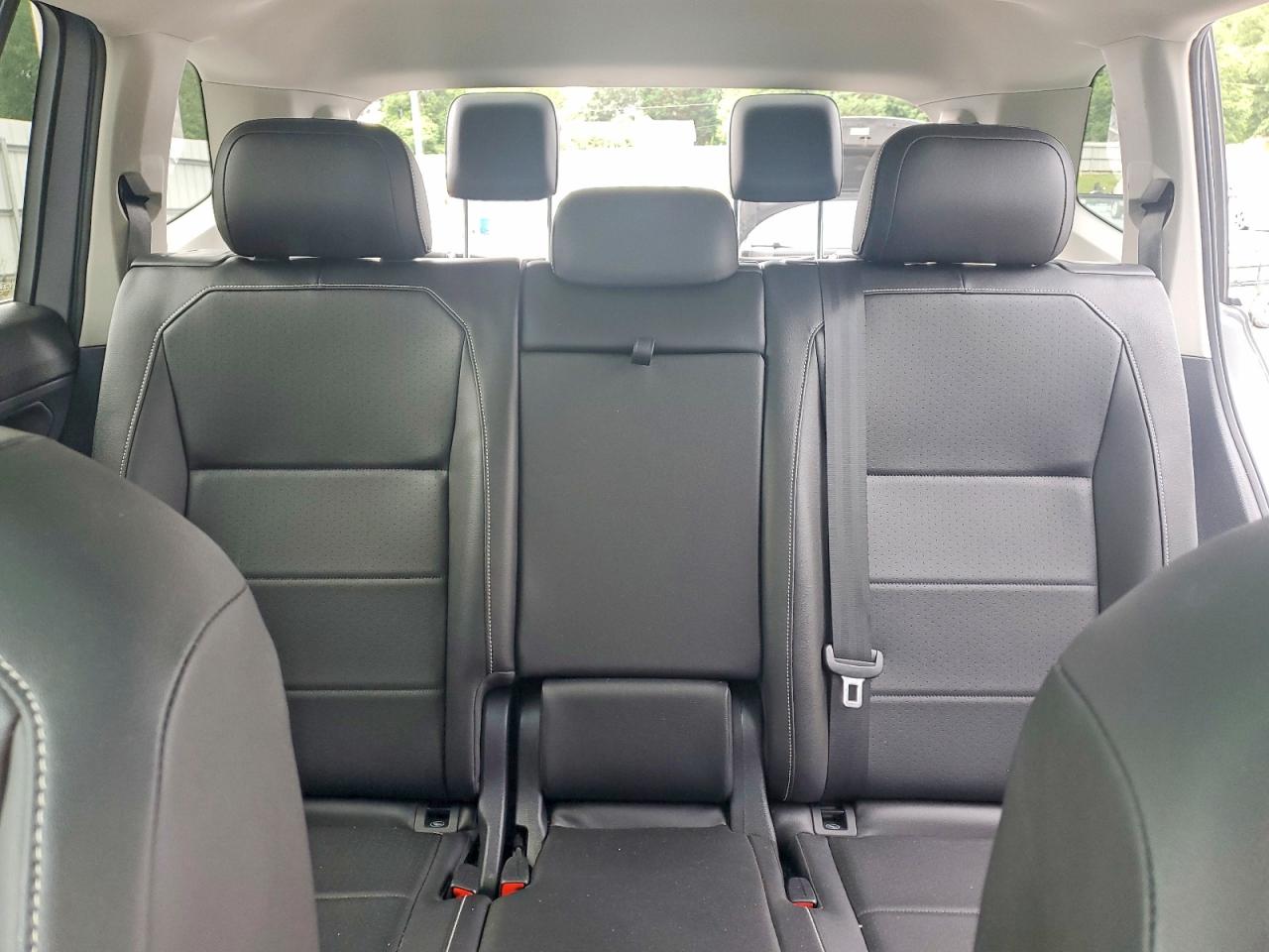 2021 VOLKSWAGEN TIGUAN SE photo 28