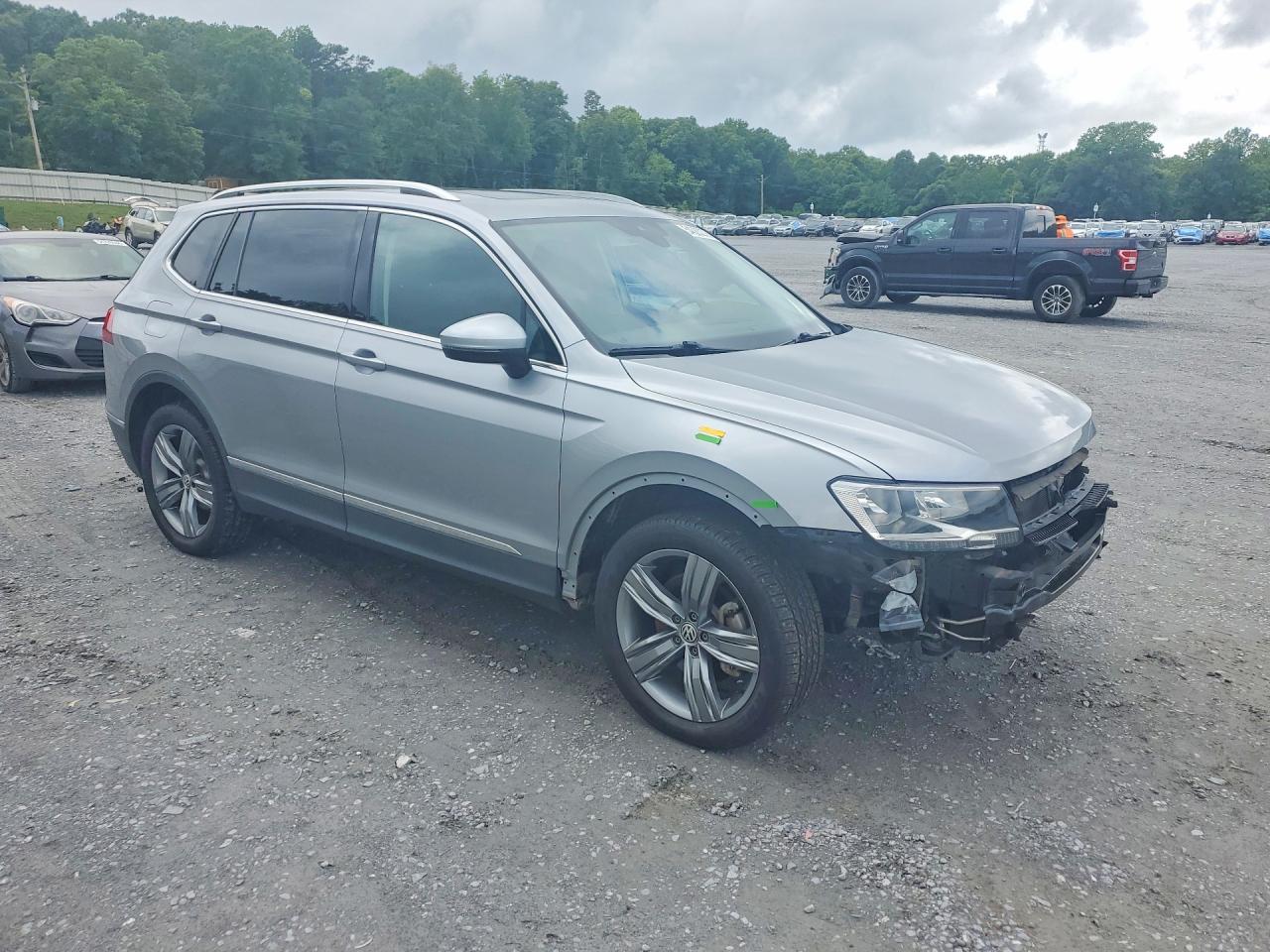 2021 VOLKSWAGEN TIGUAN SE photo 10