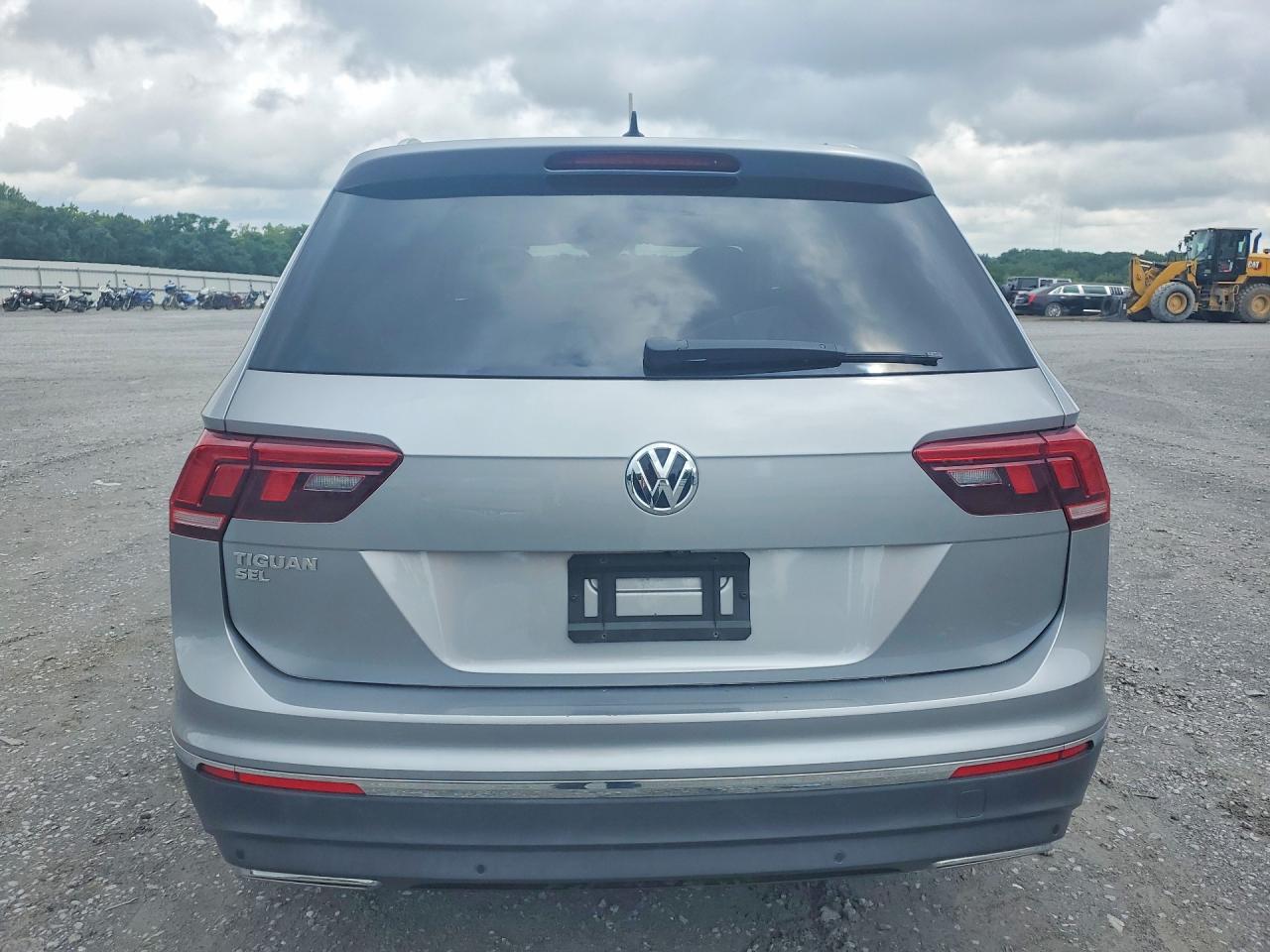 2021 VOLKSWAGEN TIGUAN SE photo 16