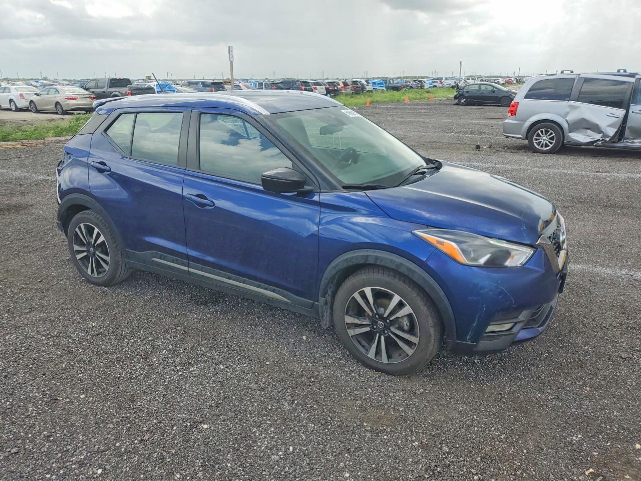 2020 NISSAN KICKS SR photo 7