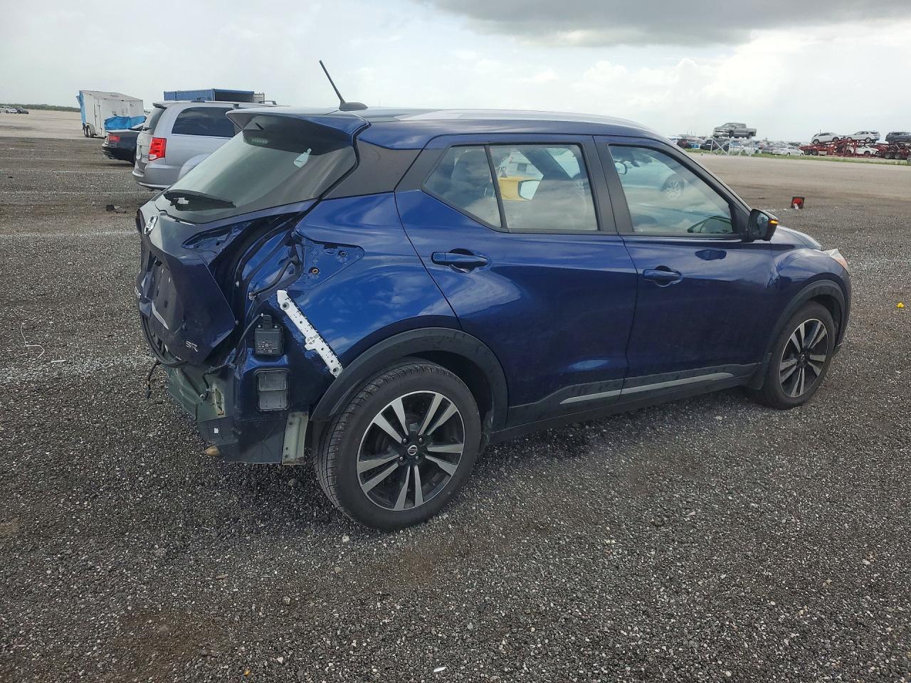 2020 NISSAN KICKS SR photo 5