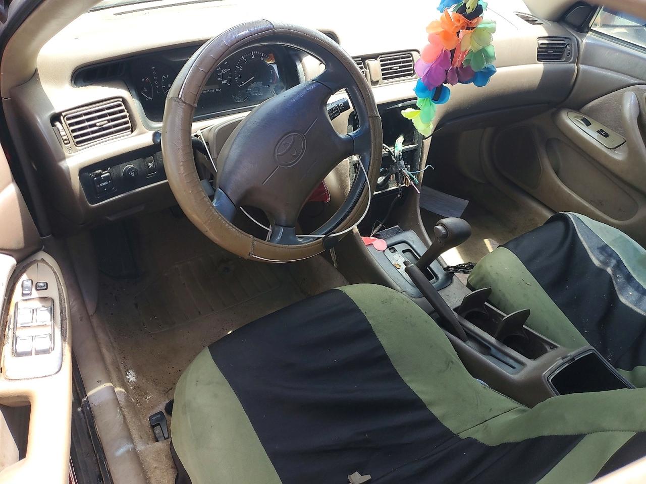1997 TOYOTA CAMRY LE V6 photo 8