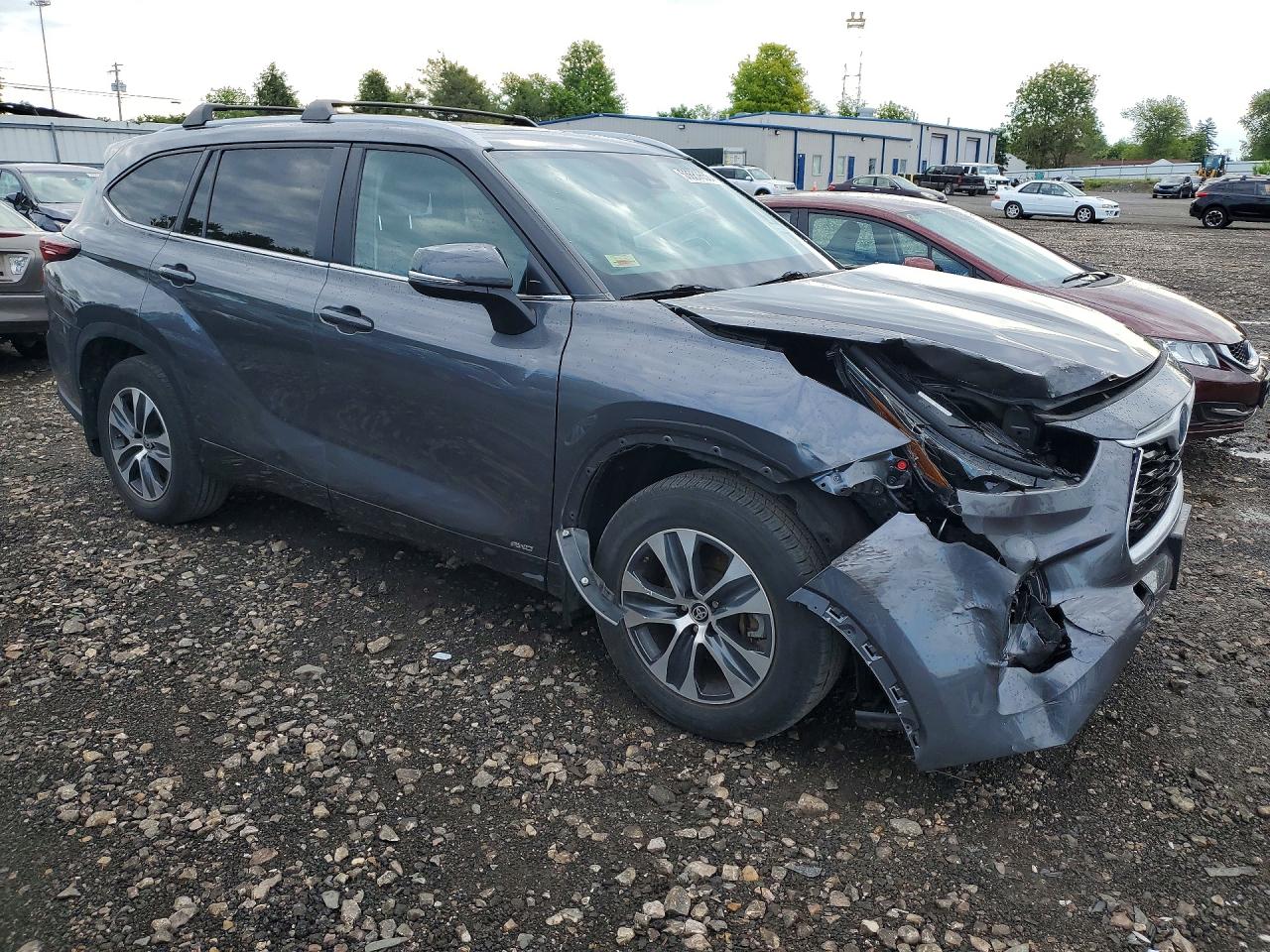 2024 TOYOTA HIGHLANDER HYBRID XLE photo 4