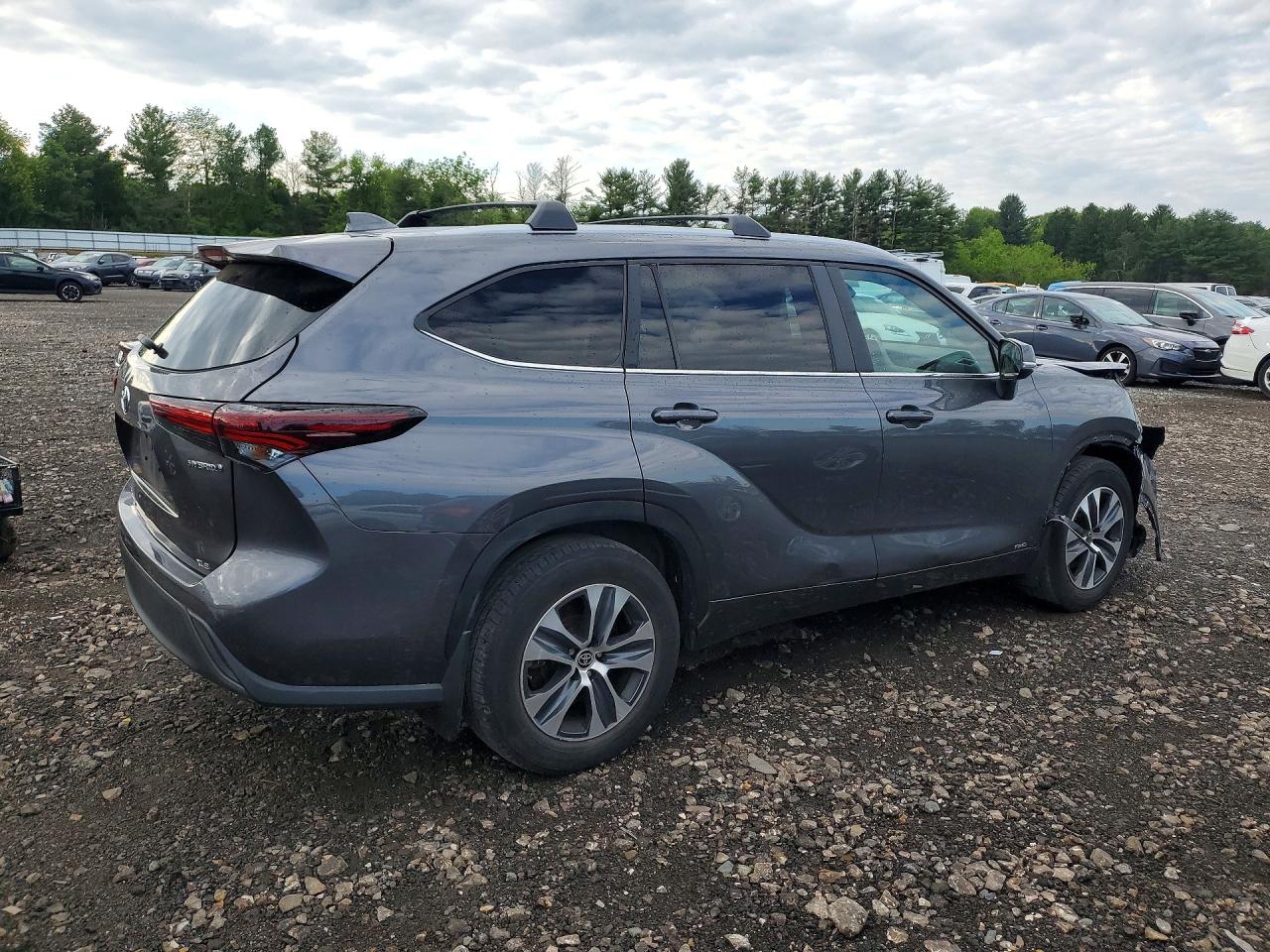 2024 TOYOTA HIGHLANDER HYBRID XLE photo 3