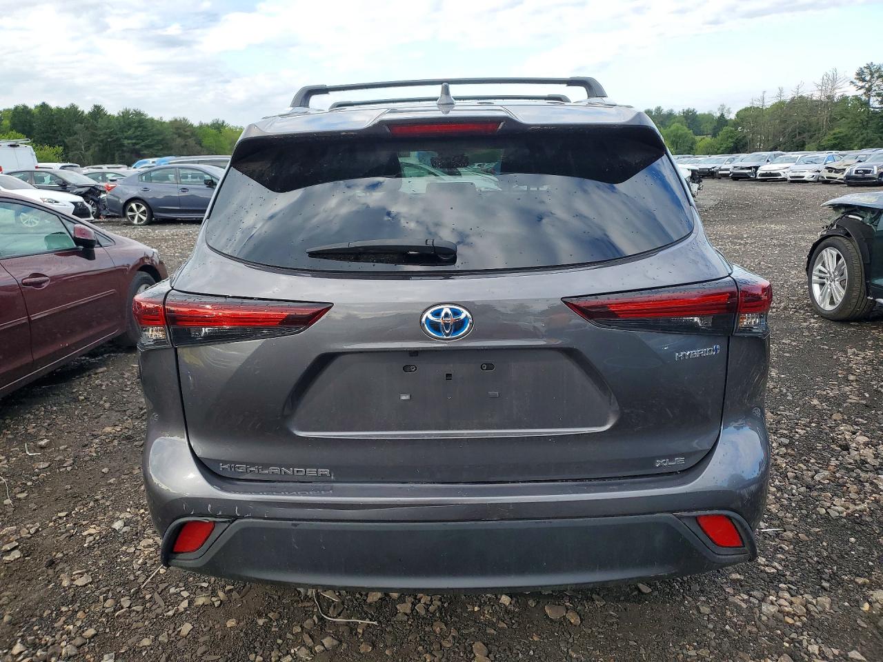 2024 TOYOTA HIGHLANDER HYBRID XLE photo 6