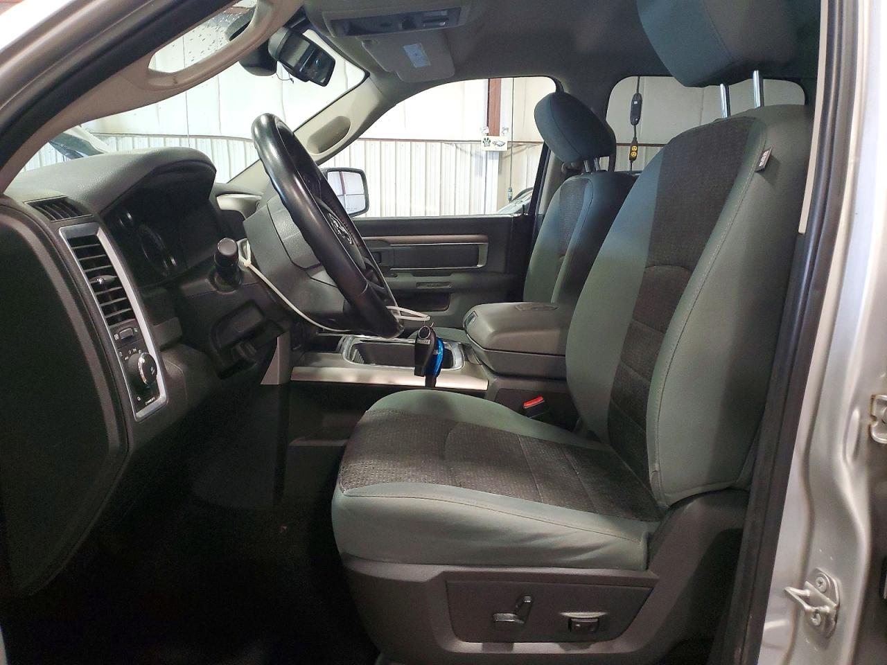 2018 RAM 1500 SLT photo 19