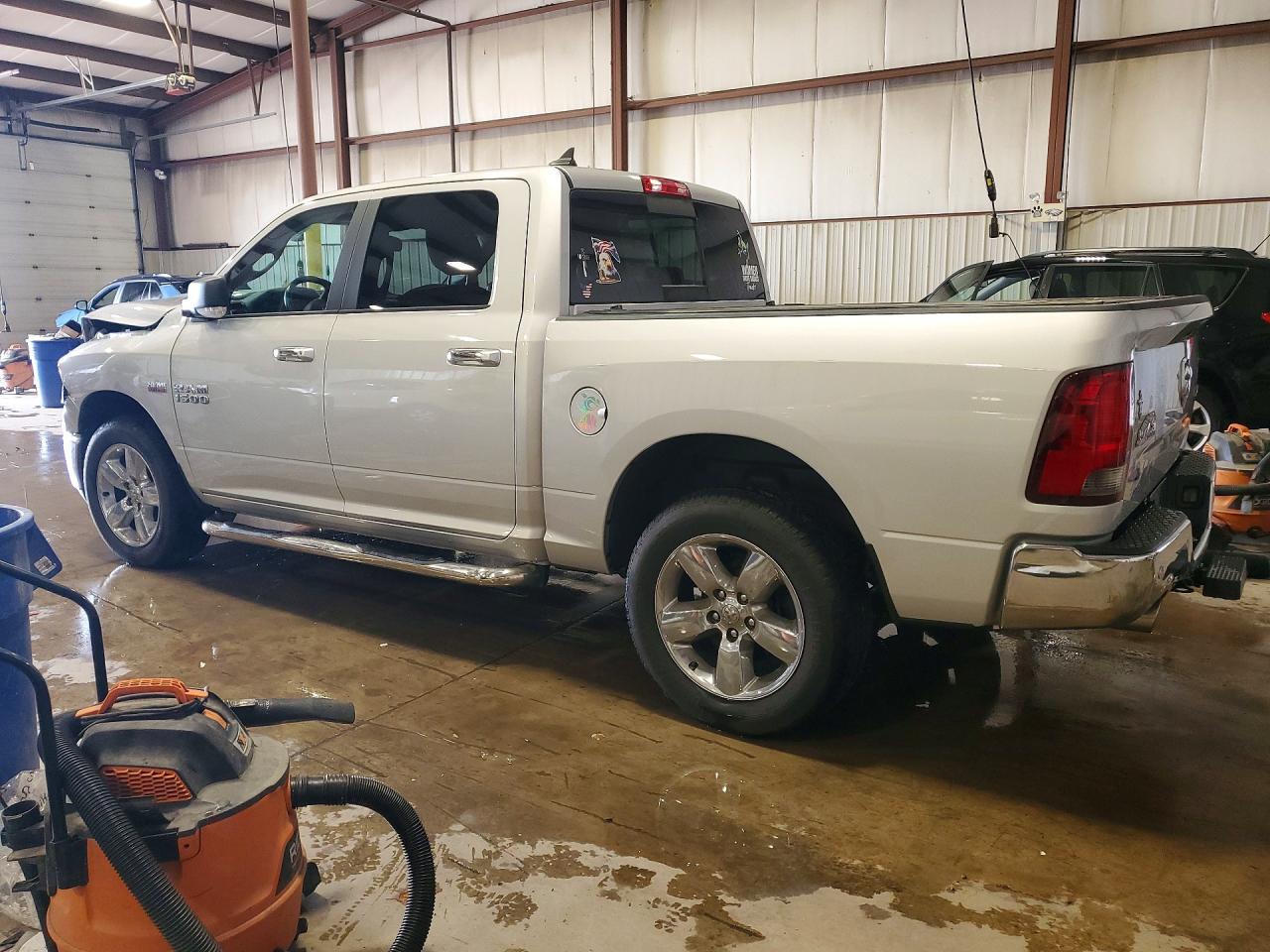 2018 RAM 1500 SLT photo 4