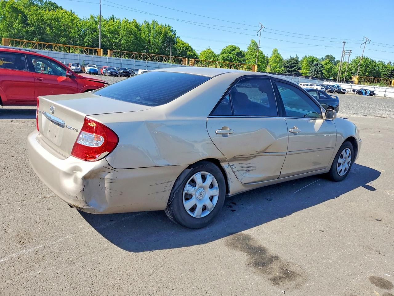 2004 TOYOTA CAMRY LE photo 5