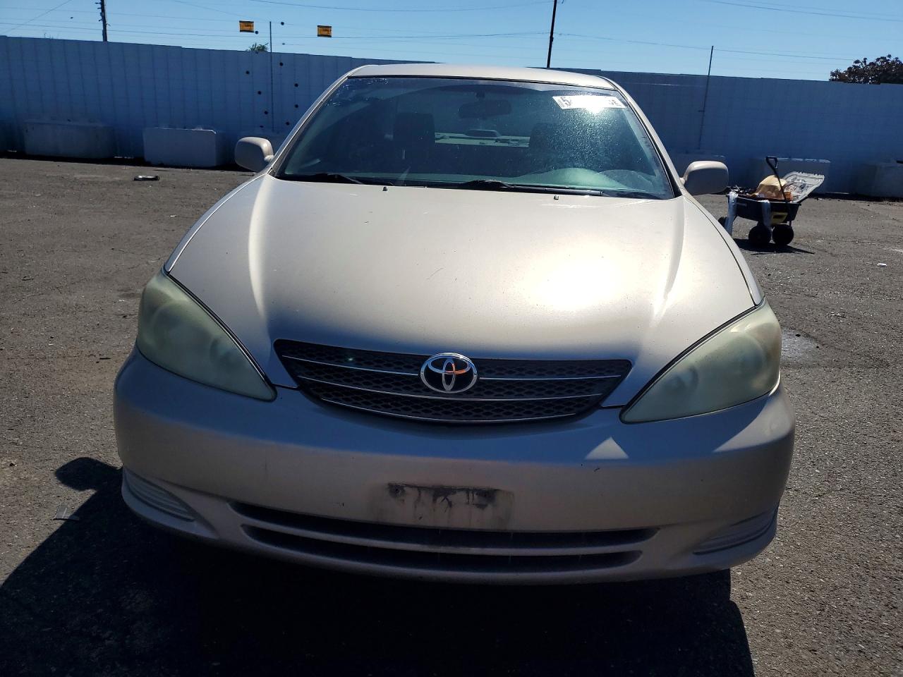 2004 TOYOTA CAMRY LE photo 9