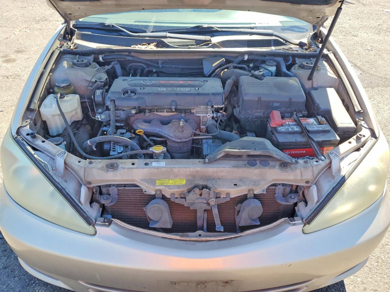 2004 TOYOTA CAMRY LE photo 21