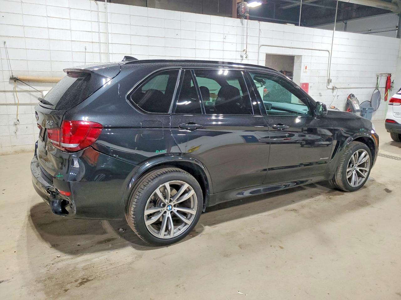 2016 BMW X5 XDRIVE50I photo 5