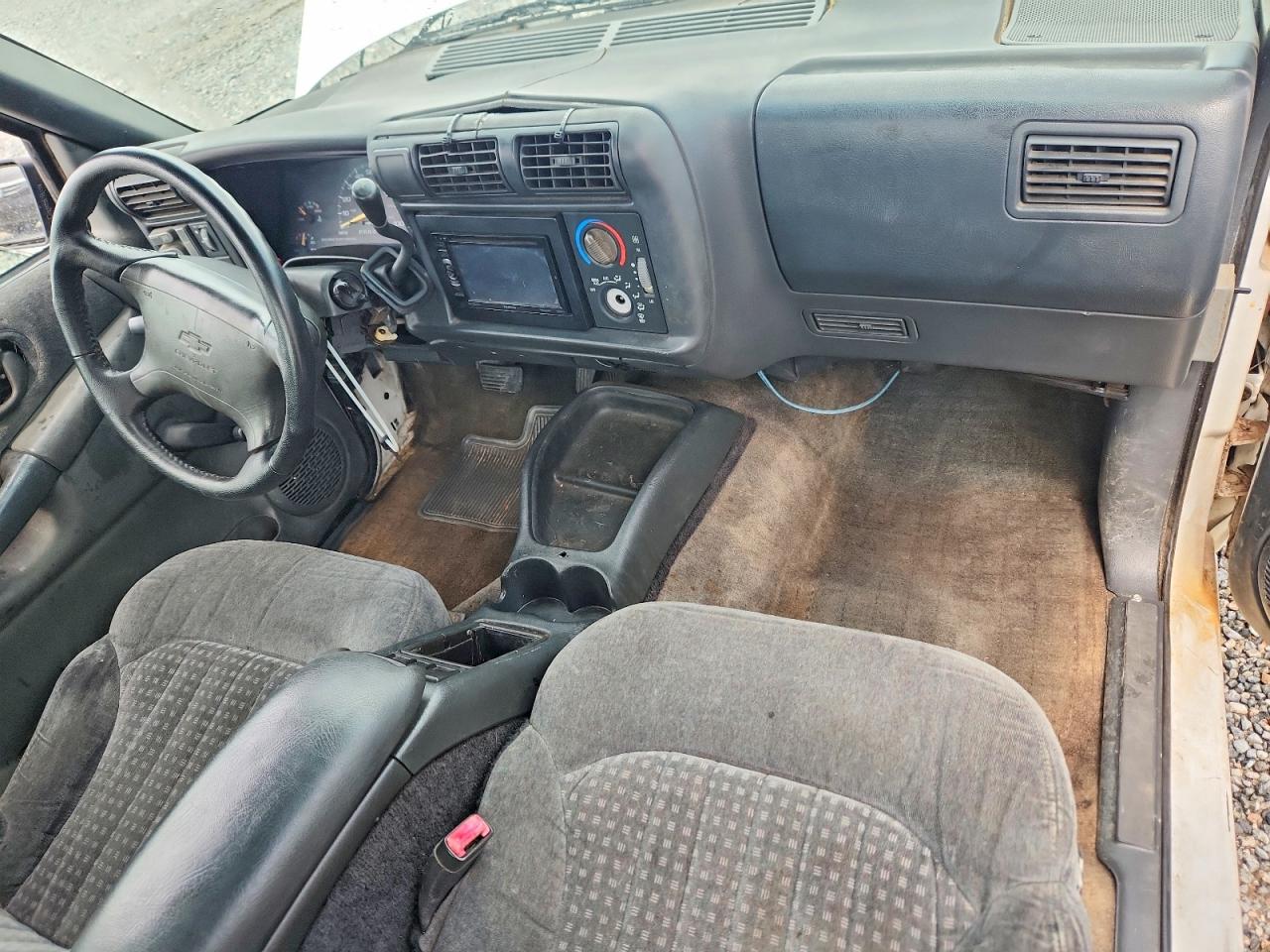 1996 CHEVROLET S TRUCK S10 photo 8