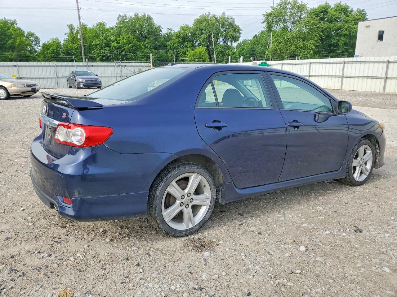 2013 TOYOTA COROLLA S photo 5