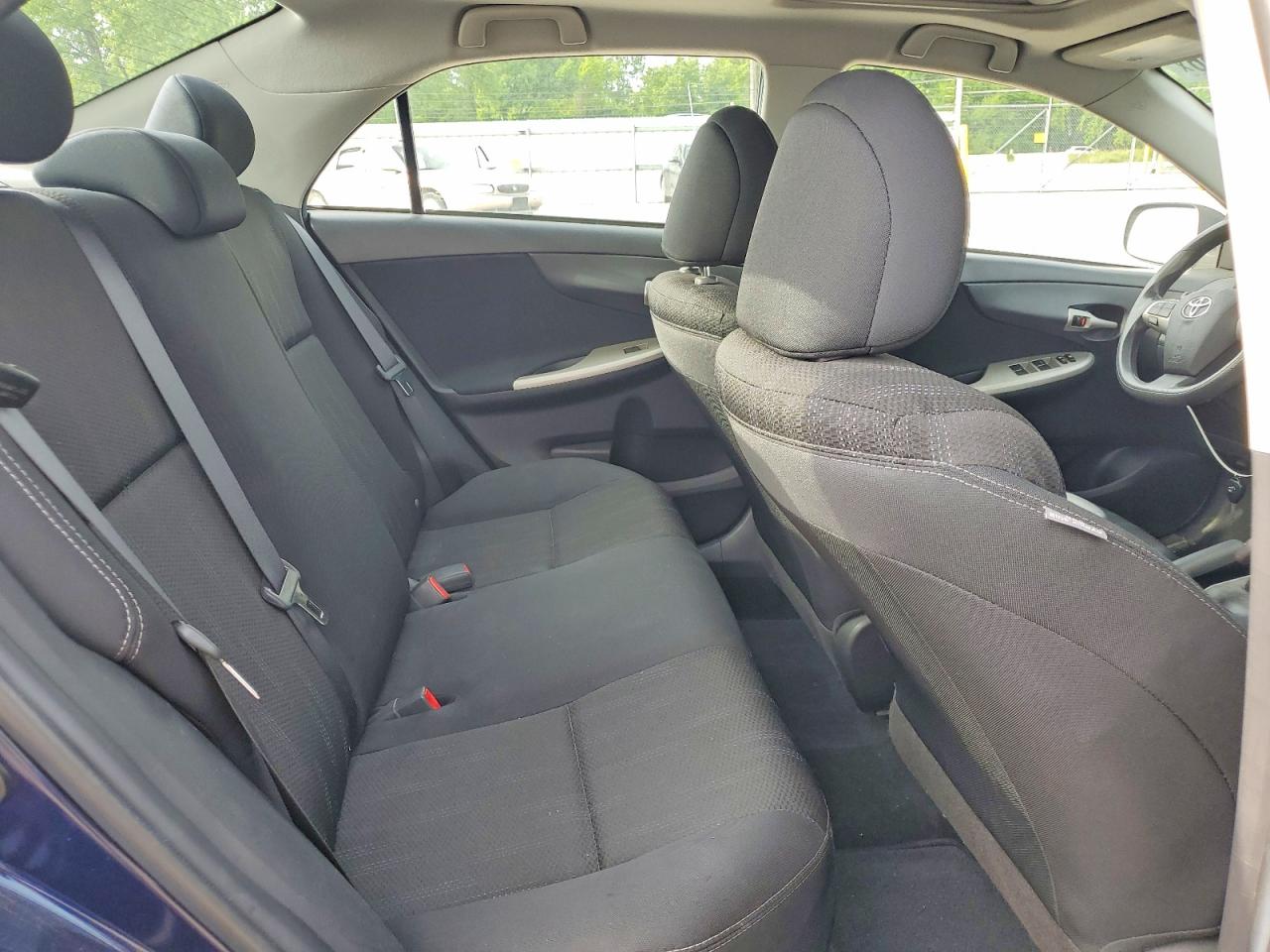 2013 TOYOTA COROLLA S photo 19
