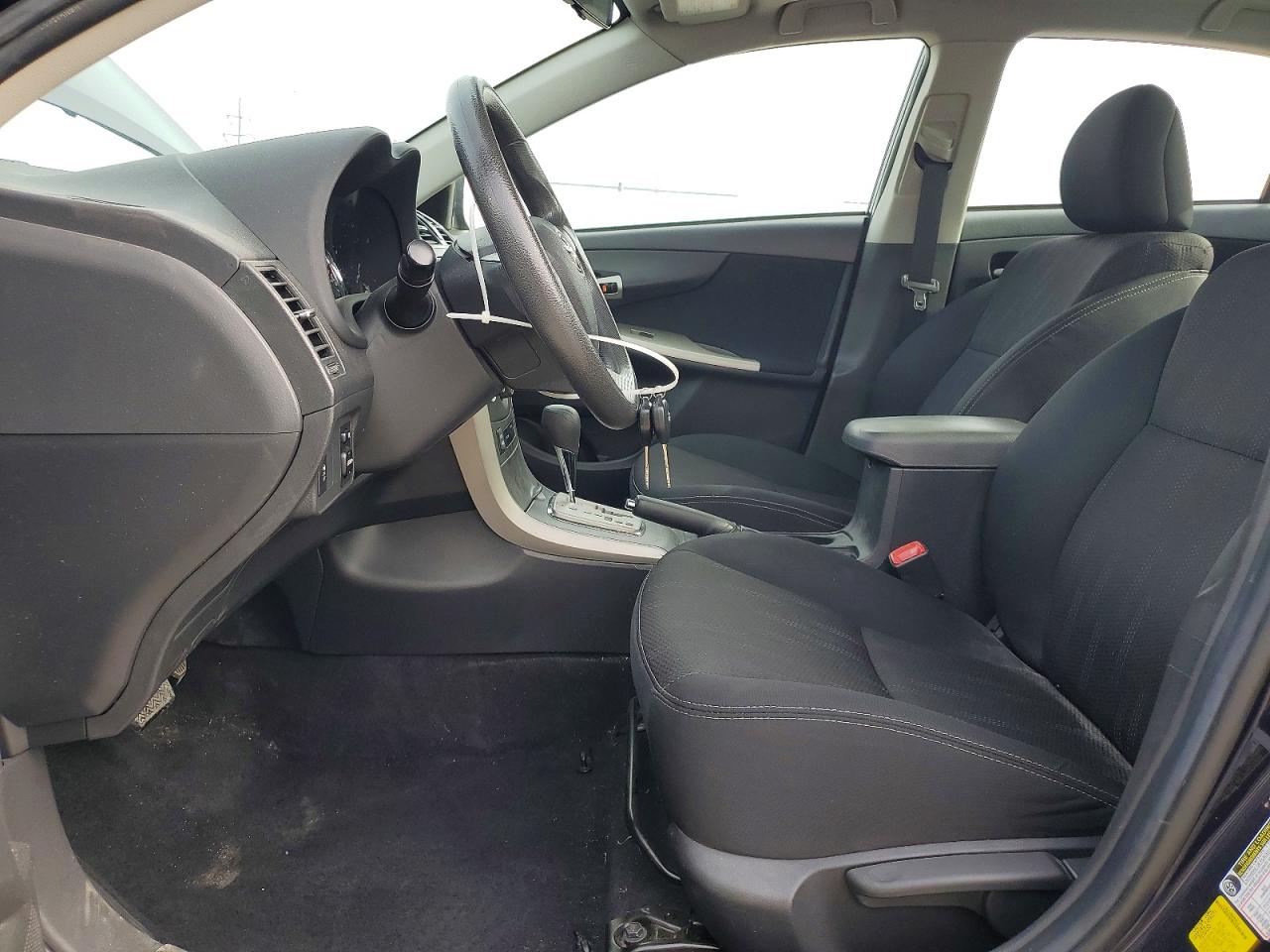 2013 TOYOTA COROLLA S photo 13