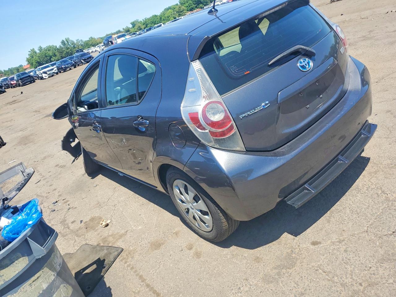 2012 TOYOTA PRIUS C TWO photo 2