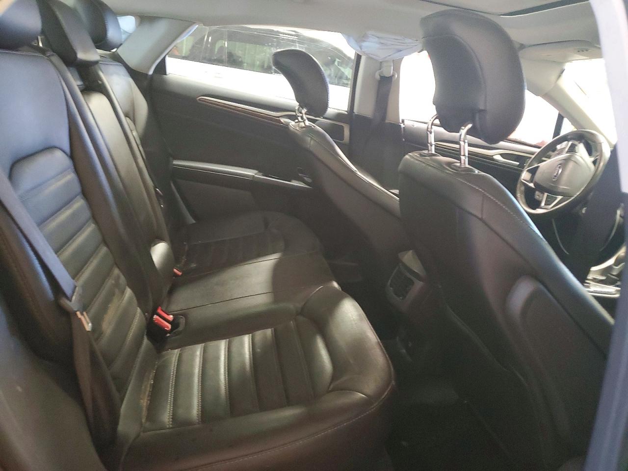 2013 FORD FUSION SE photo 19