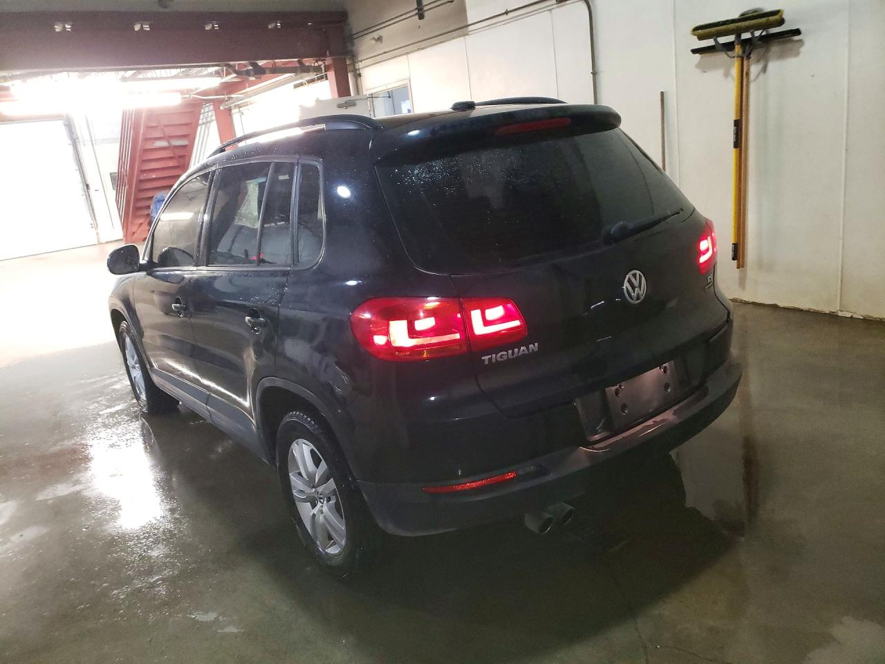 2017 VOLKSWAGEN TIGUAN S photo 3