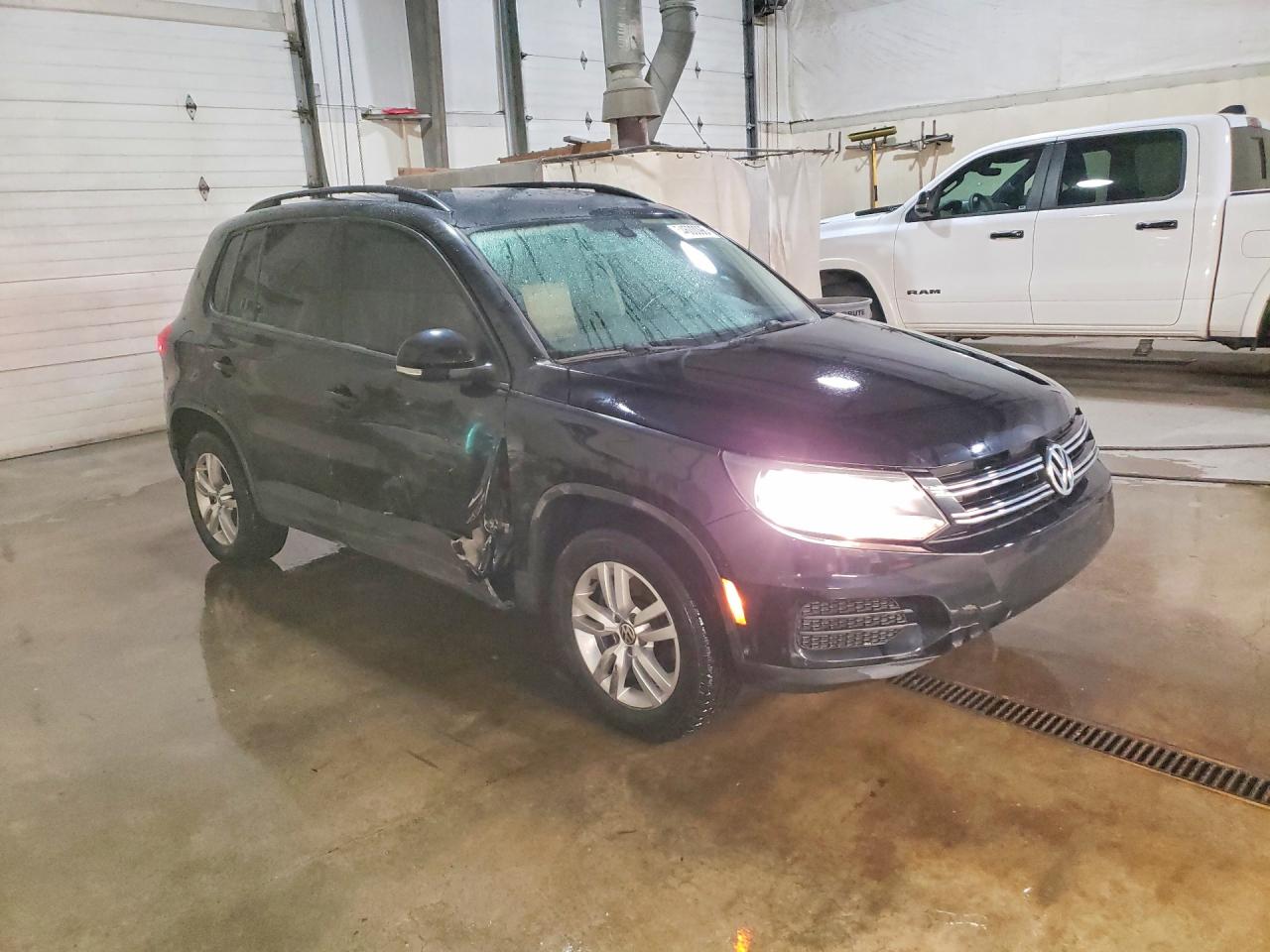 2017 VOLKSWAGEN TIGUAN S photo 7