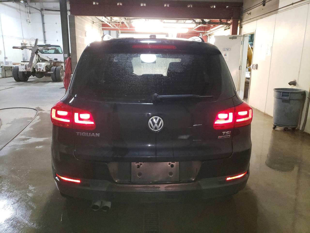 2017 VOLKSWAGEN TIGUAN S photo 11