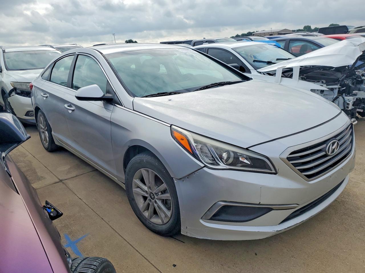 2016 HYUNDAI SONATA SE photo 11