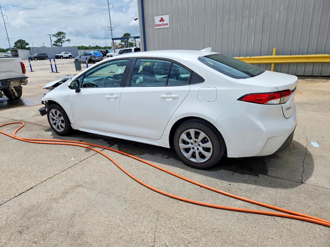 2023 TOYOTA COROLLA LE photo 4