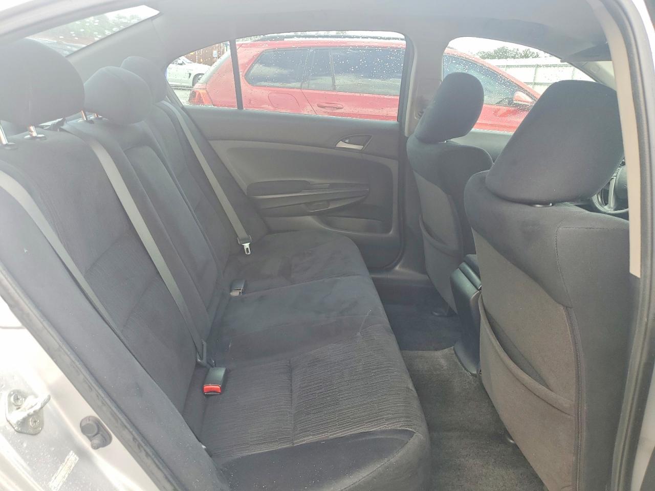 2011 HONDA ACCORD LX photo 19