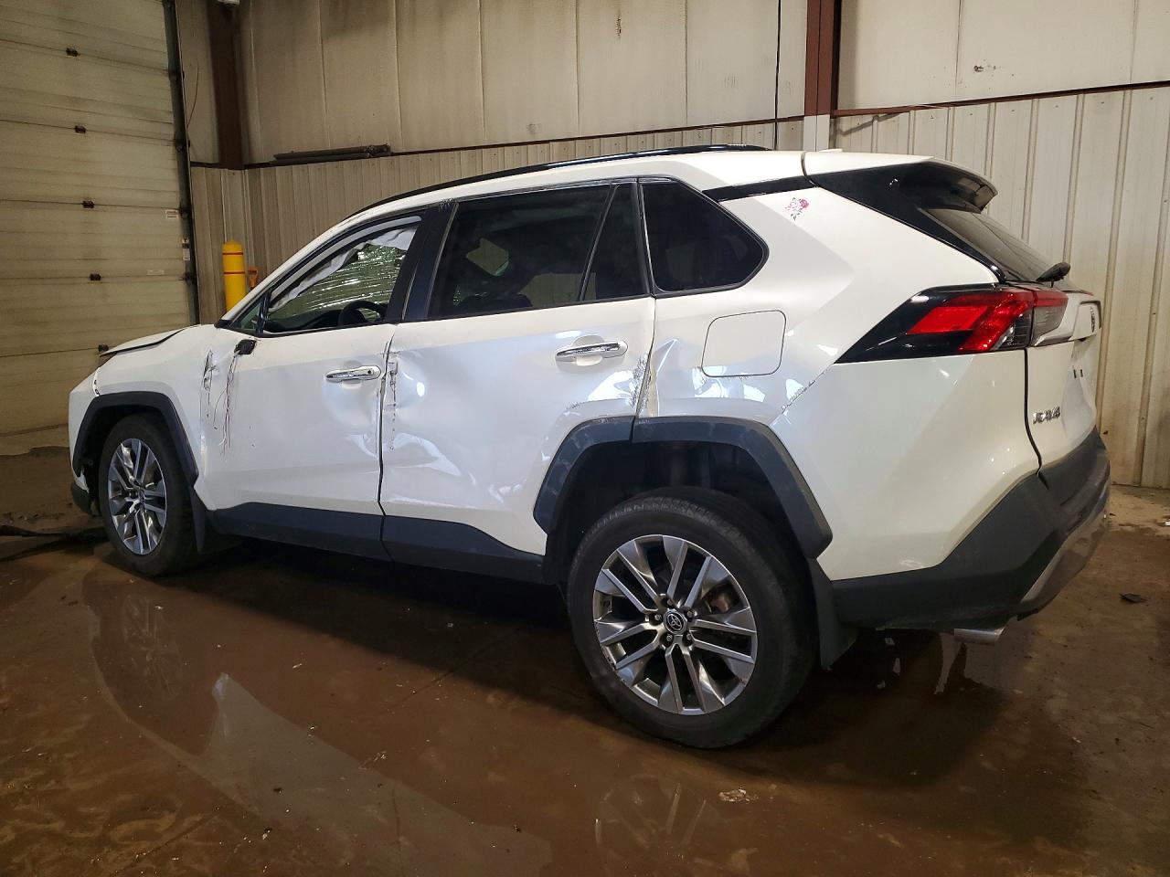 2022 TOYOTA RAV4 LIMITED photo 3