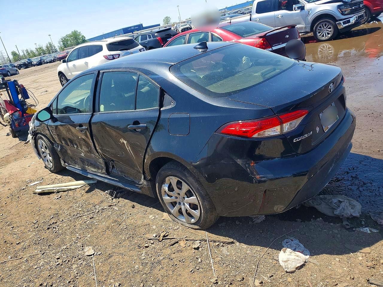 2020 TOYOTA COROLLA LE photo 2
