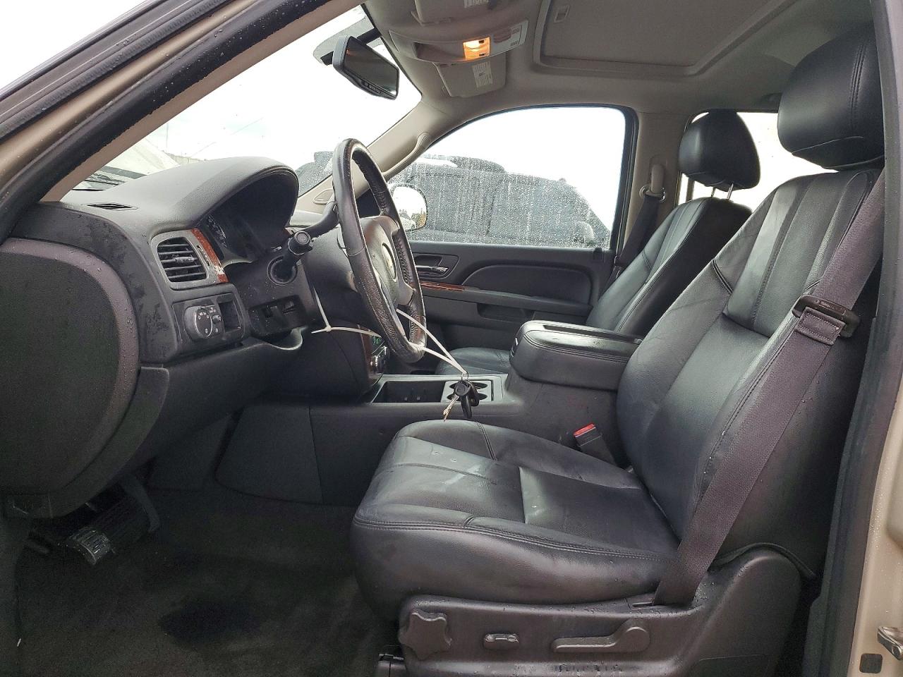 2013 CHEVROLET SUBURBAN photo 13