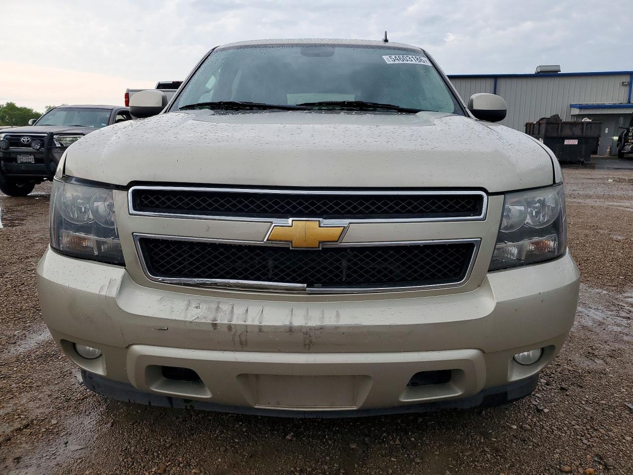 2013 CHEVROLET SUBURBAN photo 9