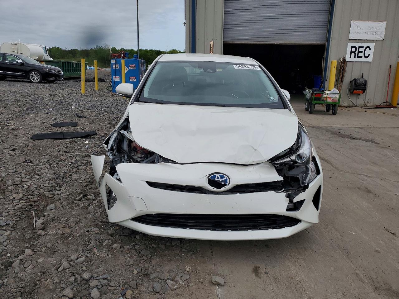 2016 TOYOTA PRIUS THREE TOURING photo 9